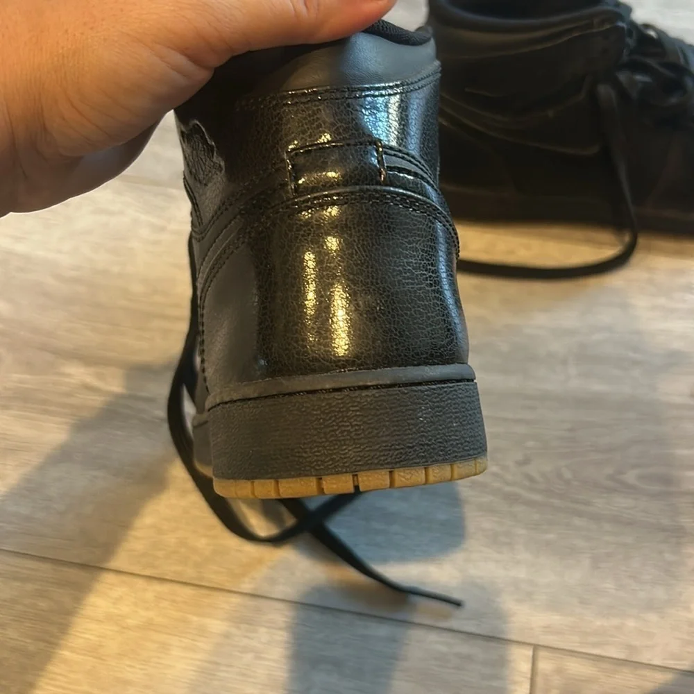 NWT Nike Jordan’s Black High-Top Sneakers 6Y